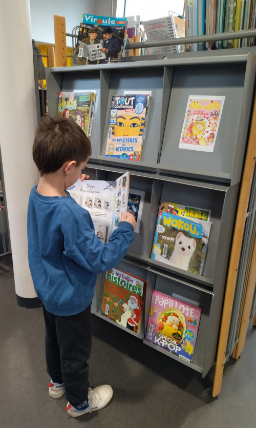 Enfant et magazine.jpg